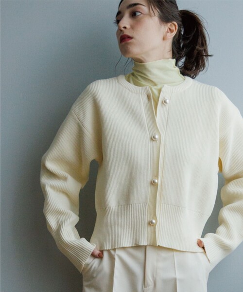 OPAQUE.CLIP（オペークドットクリップ）の「◆シアーハイネックカットソー（Tシャツ/カットソー・レディース・ブラック/ホワイト系/イエロー・36/40/38）」の5枚目の写真