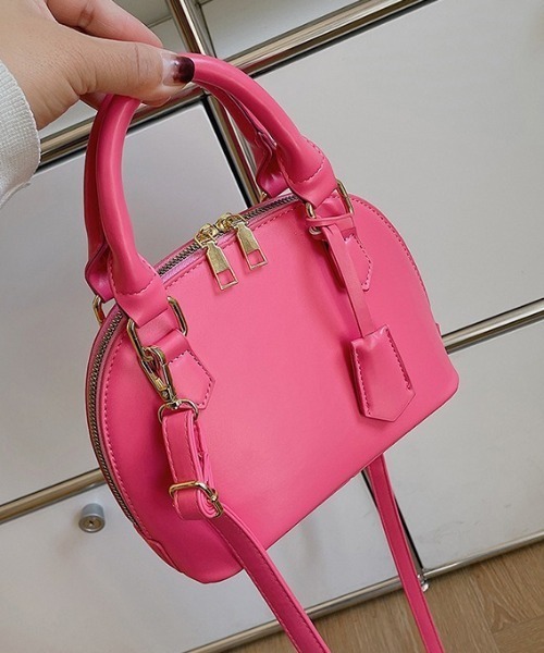 MAISON BREEZE(メゾンブリーズ)の「【MAISON BREEZE】フェイクレザーミニボストンショルダーバッグ KNF(ショルダーバッグ・レディース・オレンジ/ベージュ/ブラック/ブルー/グリーン/ピンク/ホワイト・FREE)」の2枚目の写真