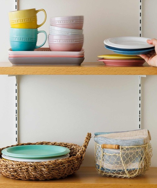 Le Creuset(ルクルーゼ)の「レジェ・レクタンギュラー・プレート 25cm(食器・レディース・ホワイト/イエロー系その他/ピンク系その他/オレンジ/グレー系その他/チェリーレッド/グリーン系その他/ブルー系その他/オレンジ系その他・25cm)」の12枚目の写真