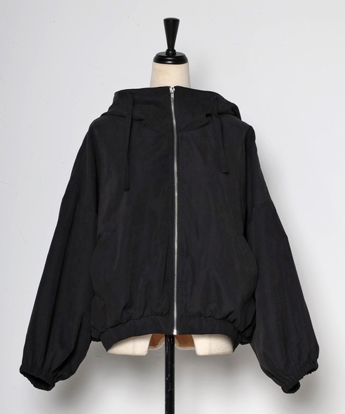 ミドルマウンテンパーカー