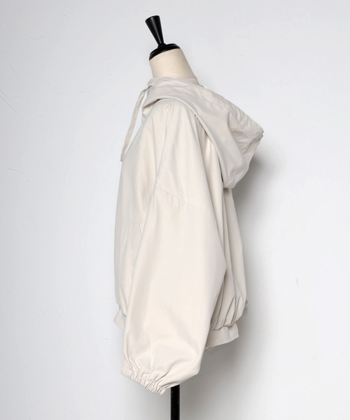 ミドルマウンテンパーカー