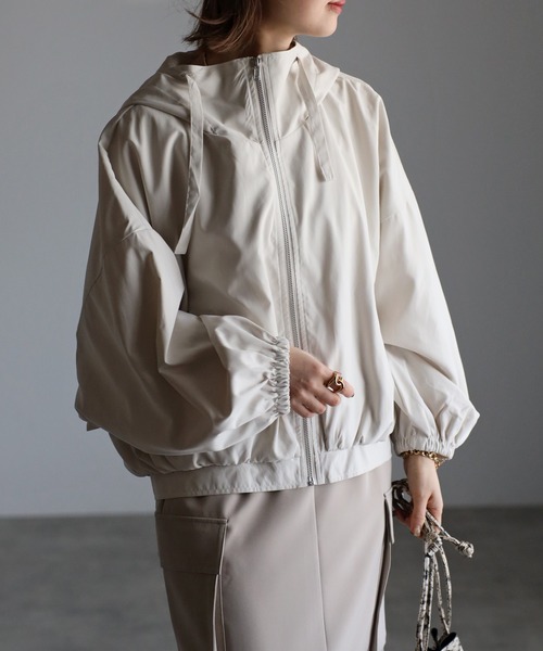 Bonjour Sagan（ボンジュールサガン）の「ピーチスキンショートマウンテンパーカー（マウンテンパーカー・レディース・アイボリー/ライトカーキ/ブラック・FREE）」の12枚目の写真