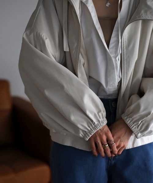 Bonjour Sagan（ボンジュールサガン）の「ピーチスキンショートマウンテンパーカー（マウンテンパーカー・レディース・アイボリー/ライトカーキ/ブラック・FREE）」の17枚目の写真