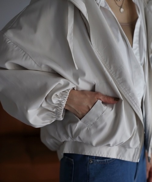 Bonjour Sagan（ボンジュールサガン）の「ピーチスキンショートマウンテンパーカー（マウンテンパーカー・レディース・アイボリー/ライトカーキ/ブラック・FREE）」の11枚目の写真