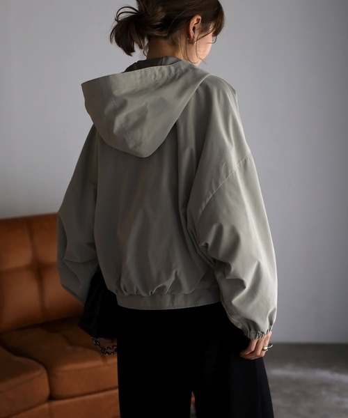 Bonjour Sagan（ボンジュールサガン）の「ピーチスキンショートマウンテンパーカー（マウンテンパーカー・レディース・アイボリー/ライトカーキ/ブラック・FREE）」の14枚目の写真