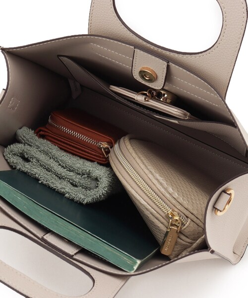 SHOO・LA・RUE（シューラルー）の「◆クリテハンドルスクエアトート（トートバッグ・レディース・グレー/ブラック/ベージュ系4・00）」の10枚目の写真