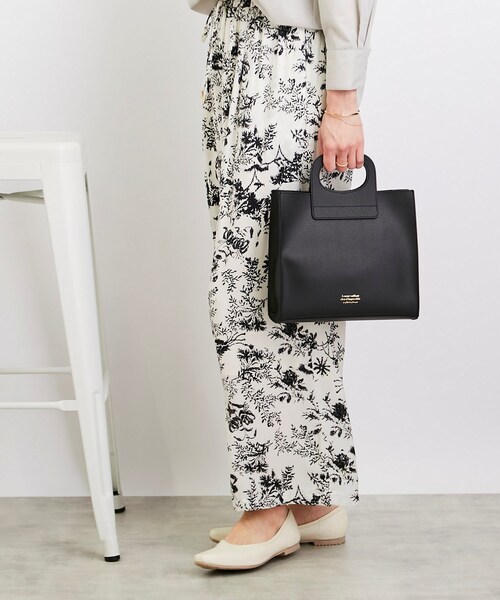 SHOO・LA・RUE（シューラルー）の「◆クリテハンドルスクエアトート（トートバッグ・レディース・グレー/ブラック/ベージュ系4・00）」の5枚目の写真