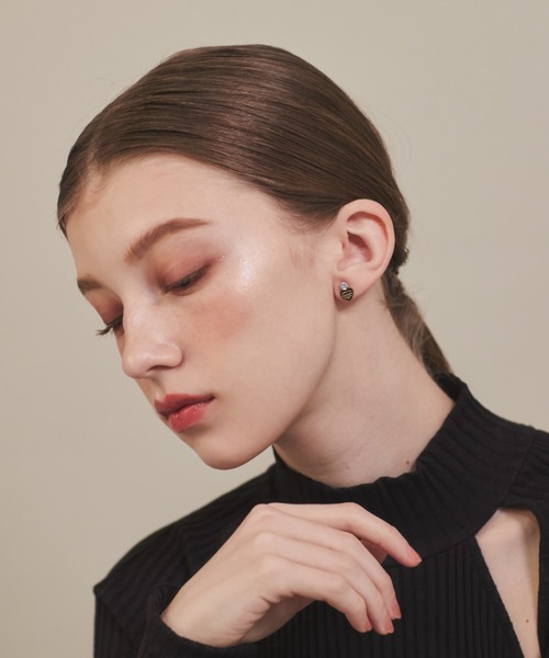 ciite' surgical stainless(シーテサージカルステンレス)の「【 金属アレルギー対応 】 ハートビジューピアス サージカルステンレス 316L(ピアス(両耳用)・レディース・シルバー/ゴールド・FREE)」の11枚目の写真