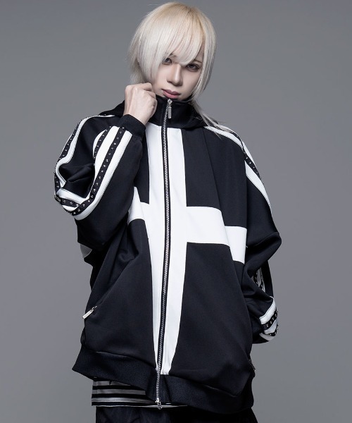 CIVARIZE（シヴァーライズ）の「『CIVARIZE/シヴァーライズ』フード付きスタッズライン切り替えトラックジャケット（パーカー・メンズ・ブラック×パープル/ブラック×ホワイト・FREE）」の2枚目の写真