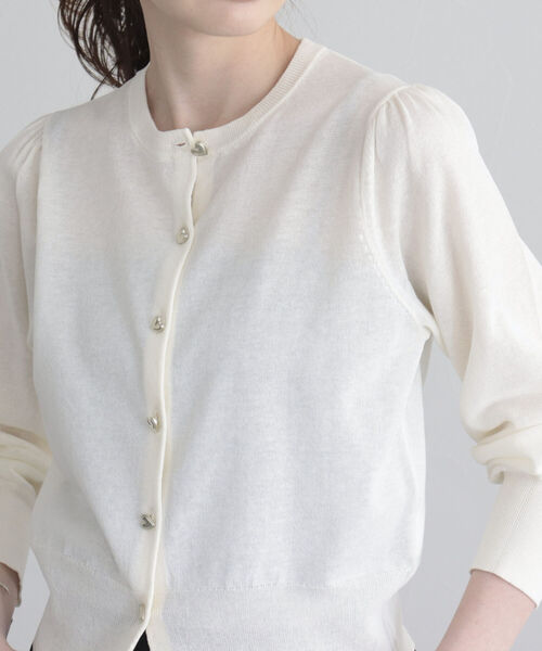 fredy emue（フレディエミュ）の「ハートボタン シアーカーディガン（カーディガン/ボレロ・レディース・オフホワイト/オレンジ/サックスブルー/ネイビー・38）」の10枚目の写真