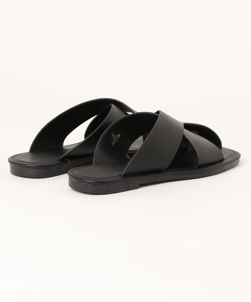 Fabby fabby（ファビィーファビィー）の「クロストングフラットサンダル（サンダル・レディース・オフホワイト/ブラック/ライトベージュ・LARGE/MEDIUM/SMALL）」の4枚目の写真