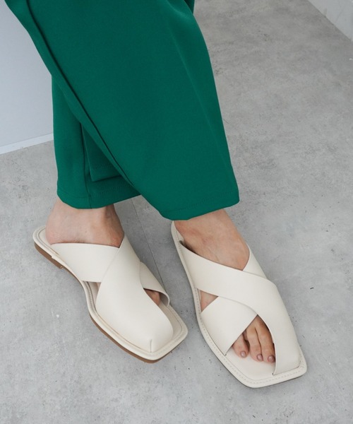 Fabby fabby（ファビィーファビィー）の「クロストングフラットサンダル（サンダル・レディース・オフホワイト/ブラック/ライトベージュ・LARGE/MEDIUM/SMALL）」の22枚目の写真