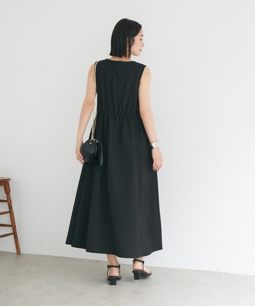 皺加工ギャザーノースリワンピース