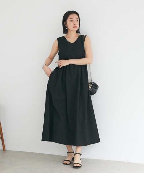 皺加工ギャザーノースリワンピース