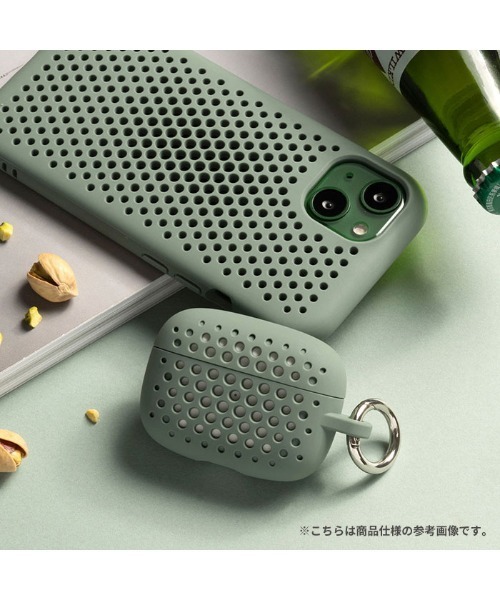 Hamee（ハミィ）の「AirPods Pro(第2/第1世代)専用 AndMesh メッシュ AirPods Proケース（ヘッドフォン/イヤホン・レディース・ブラック/セージグリーン・P）」の5枚目の写真