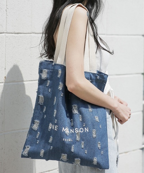 UNE MANSION（ユヌマンション）の「【UNE MADE】UNE MANSION ロゴデニムトートバッグ（トートバッグ・レディース・ダークブルー/ブルー・ONE SIZE）」の2枚目の写真