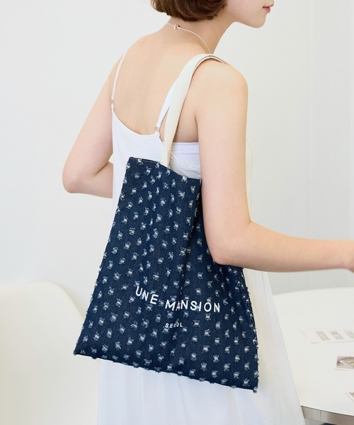 UNE MANSION（ユヌマンション）の「【UNE MADE】UNE MANSION ロゴデニムトートバッグ（トートバッグ・レディース・ダークブルー/ブルー・ONE SIZE）」の6枚目の写真
