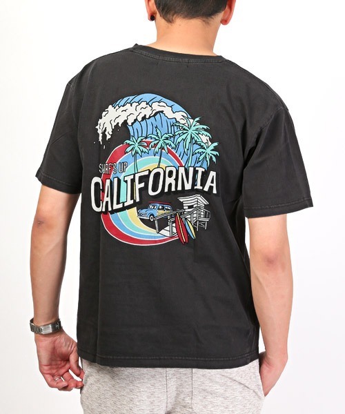 LUXSTYLE(ラグスタイル)の「CaliforniaバックイラストプリントTシャツ(Tシャツ/カットソー・メンズ・ブラック/ホワイト/ベージュ・46/44)」の2枚目の写真