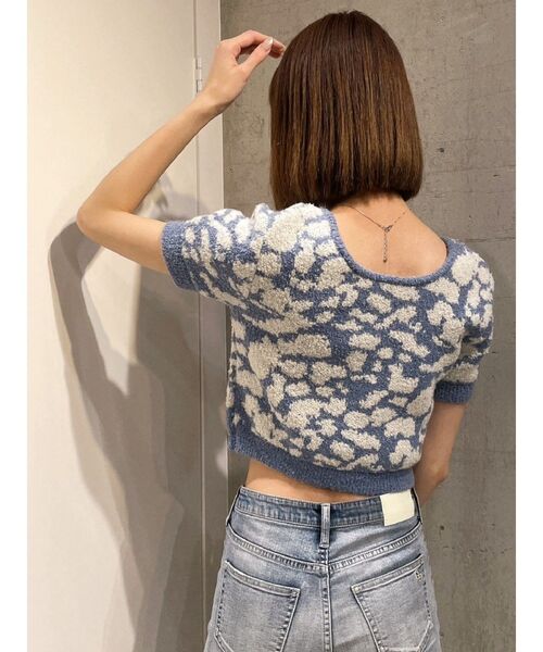 GYDA（ジェイダ）の「レオパードパターン2WAYニットトップス（ニット/セーター・レディース・ライトブルー/オフホワイト・FREE）」の6枚目の写真