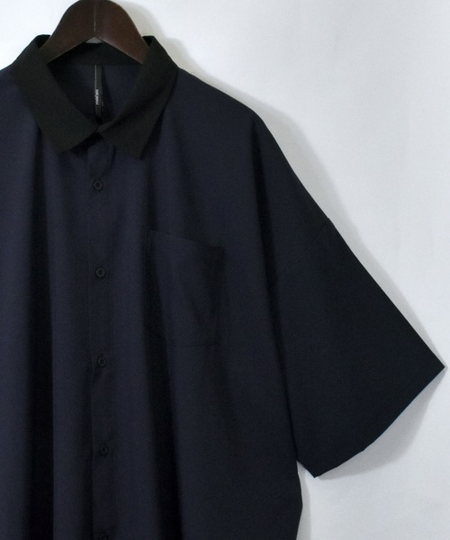 おしゃれスタ(オシャレスタ)の「ポリストレッチ クレリック レギュラーカラー半袖ビッグシャツ【IR】(シャツ/ブラウス・メンズ・ネイビー/サックスブルー/パープル/ブラック/チャコールグレー/ホワイト/グレイッシュベージュ/グリーン・L/XL/M)」の1枚目の写真