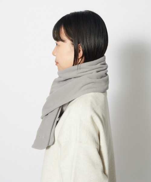 Snow Peak(スノーピーク)の「Micro Fleece Stole(ストール/ショール・メンズ・グレー/ネイビー/ブラック・ONE SIZE)」の6枚目の写真