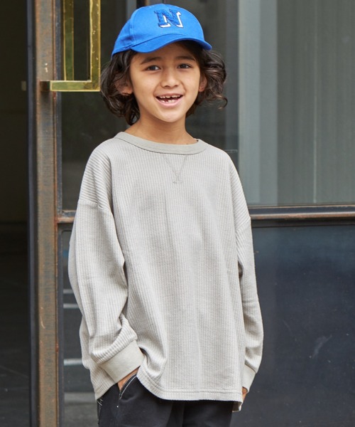 PAIRMANON STREET(ペアマノンストリート)の「【PAIRMANON STREET】ビッグシルエット ガゼット ワッフル ロンT(Tシャツ/カットソー・キッズ・イエロー/ライトベージュ/ブラック/ブラック系その他/レッド/カーキ/パープル系その他/ベージュ系その他・100/140/90/130/150/120/110)」の6枚目の写真
