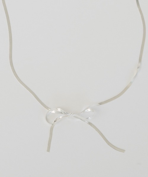 whim(ウィム)の「Silver925 Simple Ribbon Necklace(ネックレス・レディース・シルバー/ゴールド・FREE)」の4枚目の写真