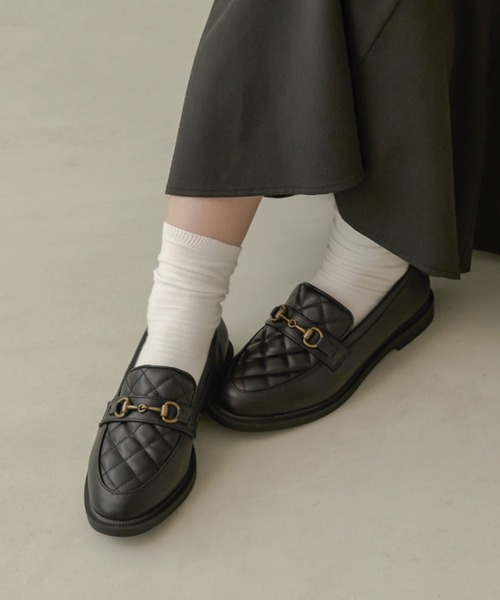 Ambre Neige(アンブルネージュ)の「ビット付きダイヤカットローファー/【WEB/EC限定商品】(ローファー・レディース・ブラック/ダークブラウン・MEDIUM/LARGE)」の2枚目の写真