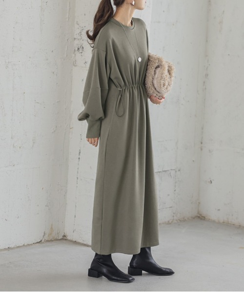 AMELY(エミリー)の「ドロストワンピース(ワンピース・レディース・ブルー/カーキ/アイボリー/ブラック・フリー)」の3枚目の写真