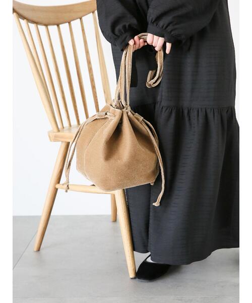 ehka sopo（エヘカソポ）の「ベロア巾着バッグ（ハンドバッグ・レディース・ベージュ/ブルー/ブラック・F）」の7枚目の写真