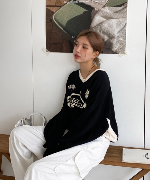 by muni:r（バイ ムニール）の「カジュアルVネックユニフォーム