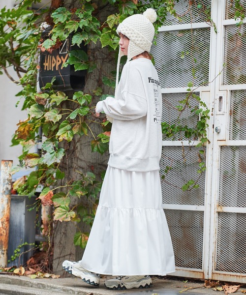 SPINNS（スピンズ）の「オバケバックプリント裏毛ビッグスウェット