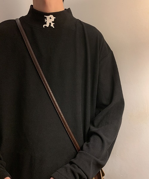 MGV(エムジーヴィー)の「イニシャルロゴモックネックロンT(Tシャツ/カットソー・メンズ・ベージュ/ダークグレー/ブラック/ホワイト/パープル・LARGE/X-LARGE/MEDIUM)」の6枚目の写真