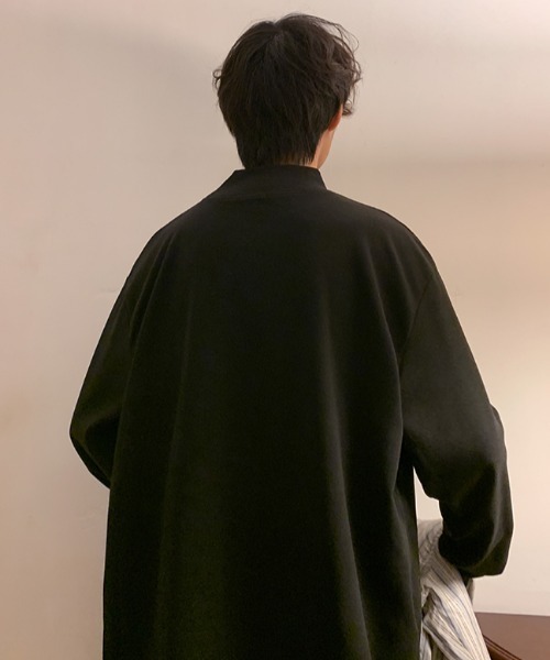MGV(エムジーヴィー)の「イニシャルロゴモックネックロンT(Tシャツ/カットソー・メンズ・ベージュ/ダークグレー/ブラック/ホワイト/パープル・LARGE/X-LARGE/MEDIUM)」の10枚目の写真