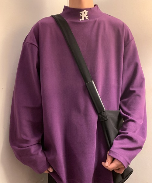 MGV(エムジーヴィー)の「イニシャルロゴモックネックロンT(Tシャツ/カットソー・メンズ・ベージュ/ダークグレー/ブラック/ホワイト/パープル・LARGE/X-LARGE/MEDIUM)」の11枚目の写真
