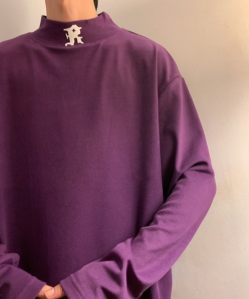 MGV(エムジーヴィー)の「イニシャルロゴモックネックロンT(Tシャツ/カットソー・メンズ・ベージュ/ダークグレー/ブラック/ホワイト/パープル・LARGE/X-LARGE/MEDIUM)」の14枚目の写真