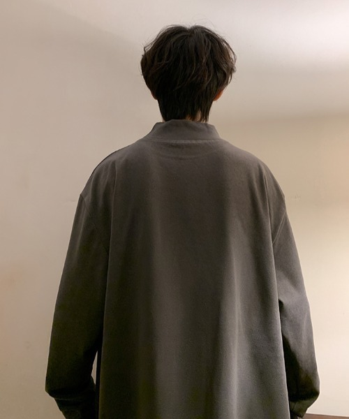 MGV(エムジーヴィー)の「イニシャルロゴモックネックロンT(Tシャツ/カットソー・メンズ・ベージュ/ダークグレー/ブラック/ホワイト/パープル・LARGE/X-LARGE/MEDIUM)」の19枚目の写真