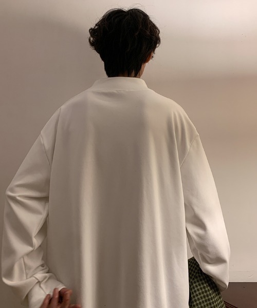 MGV(エムジーヴィー)の「イニシャルロゴモックネックロンT(Tシャツ/カットソー・メンズ・ベージュ/ダークグレー/ブラック/ホワイト/パープル・LARGE/X-LARGE/MEDIUM)」の22枚目の写真