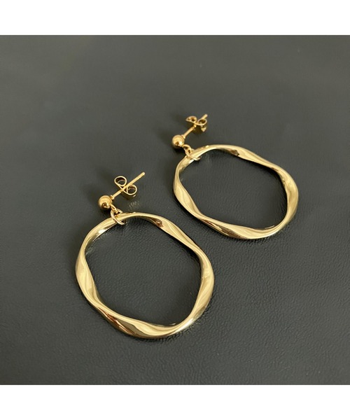 tone(トーン)の「【fuwari】フープ サージカルステンレス ピアス(MA)(ピアス(両耳用)・レディース・ゴールド・FREE)」の1枚目の写真