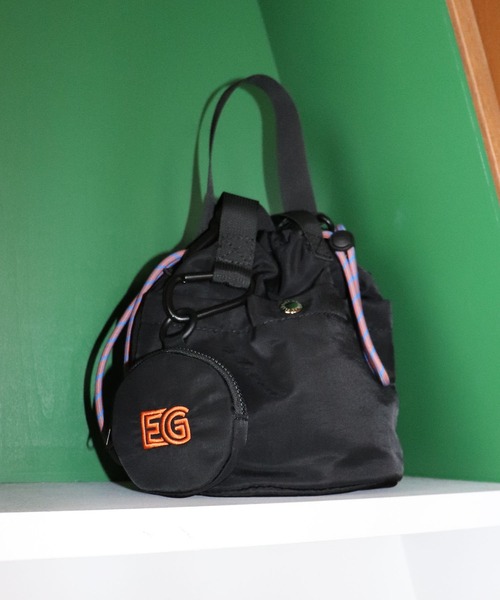 ELLEgirl（エルガール）の「ロゴ刺繍ポーチ付き巾着バッグ【ELLEgirl/エル ガール】（ハンドバッグ・レディース・ブラック/カーキ・FREE）」の6枚目の写真