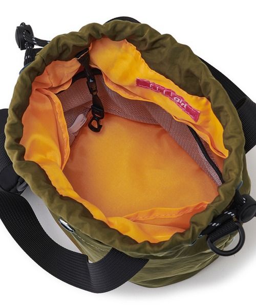 ELLEgirl（エルガール）の「ロゴ刺繍ポーチ付き巾着バッグ【ELLEgirl/エル ガール】（ハンドバッグ・レディース・ブラック/カーキ・FREE）」の13枚目の写真