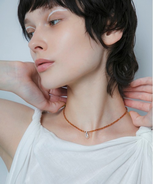 LAPUIS(ラピュイ)の「LAPUIS(ラピュイ)Oyster Gemstone Necklace(ネックレス・レディース・ブラウン/グレー/クリア/ブルー/ブラック/グリーン/パープル/ピンク/マルチ・FREE)」の4枚目の写真