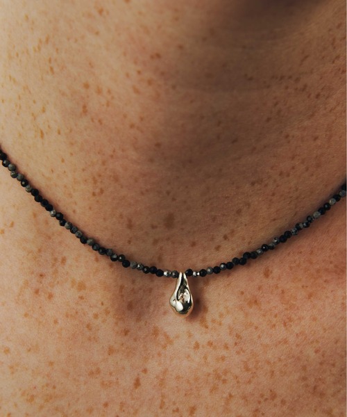 LAPUIS Oyster Gemstone Necklace ブラック LAPUIS（ラピュイ）の「LAPUIS(ラピュイ)Oyster Gemstone