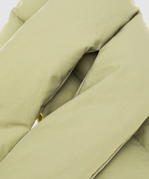 JIL SANDER(ジルサンダー)の「DOWN SCARF 01(マフラー・レディース・グリーン系/ブラック・UNI)」の3枚目の写真