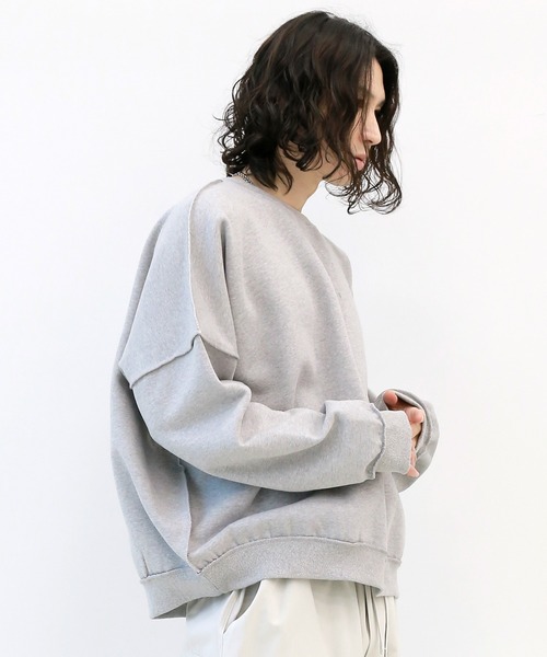 minsobi(ミンソビ)の「裏起毛オーバーロックスウェット スウェットプルオーバー(スウェット・メンズ・ブラック/グレー/カーキ・FREE)」の2枚目の写真