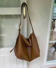 【resonance】合皮 シンプル ショルダーバッグ【A4収納可能】