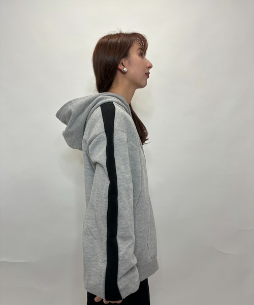Alite cloth（アリーテクロス）の「袖ラインビッグサイズジップパーカー（パーカー・レディース・グレー/ブルー/ブラック/ブラウン・S/M/L/XL）」の17枚目の写真