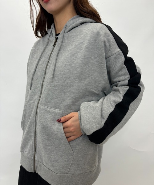 Alite cloth（アリーテクロス）の「袖ラインビッグサイズジップパーカー（パーカー・レディース・グレー/ブルー/ブラック/ブラウン・S/M/L/XL）」の19枚目の写真