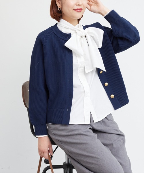 Chez toi（シェトワ）の「GLDボタン軽量ニットクルーカーディガン（ニット/セーター・レディース・アイボリー/レッド/ネイビー/ブラック・FREE）」の16枚目の写真