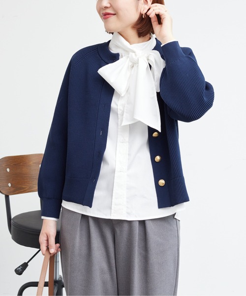 Chez toi（シェトワ）の「GLDボタン軽量ニットクルーカーディガン（ニット/セーター・レディース・アイボリー/レッド/ネイビー/ブラック・FREE）」の17枚目の写真